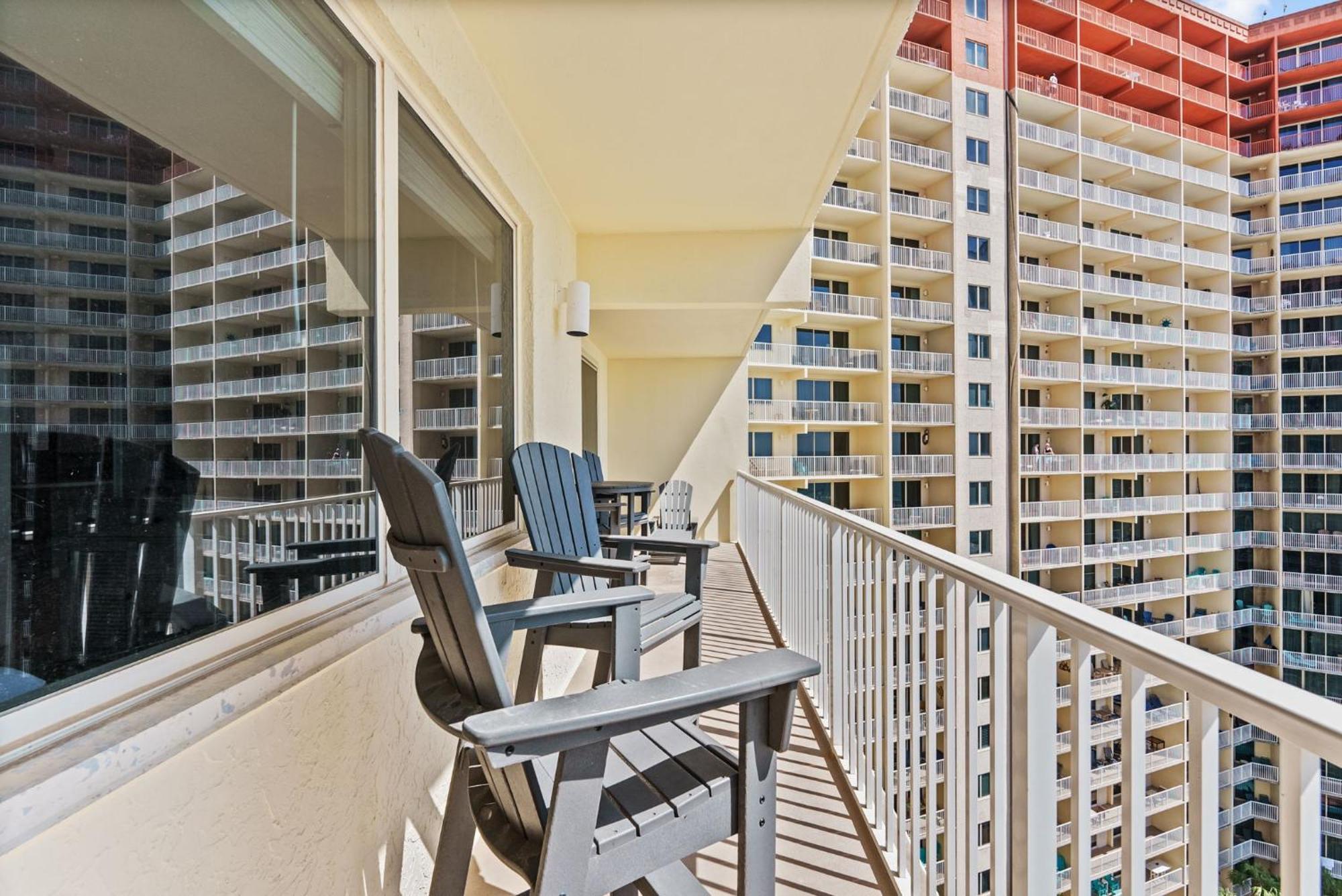 Spacious 2-Bedroom Condo Beachfront Resort! By Dolce Vita Getaways Pcb! Panama City Beach Exterior photo